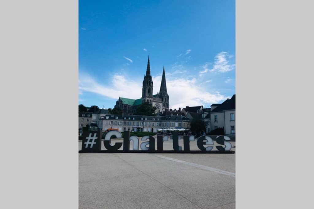 le Nicole Apartment Chartres Exterior foto